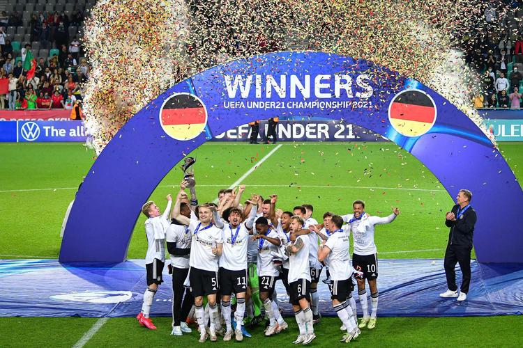 德国卫冕欧洲杯（德国夺得欧洲杯）